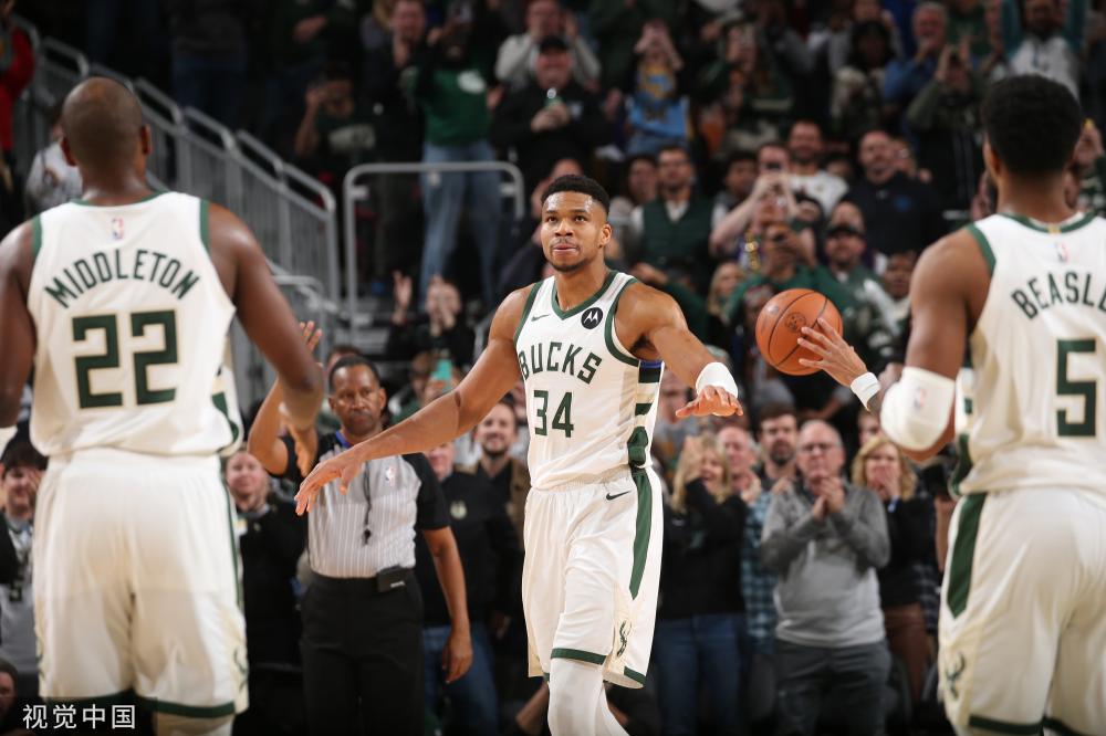 球迷们再次 球迷们再次